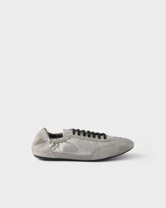 Zapatillas elásticas de Re-Nylon y gamuza