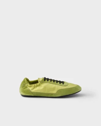 Zapatillas elásticas de Re-Nylon y gamuza