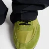 Zapatillas elásticas de Re-Nylon y gamuza Zapatillas elásticas de Re-Nylon y gamuza