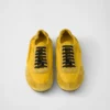 Zapatillas elásticas de Re-Nylon y gamuza Zapatillas elásticas de Re-Nylon y gamuza