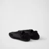 Zapatillas elásticas de Re-Nylon y gamuza Zapatillas elásticas de Re-Nylon y gamuza
