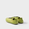 Zapatillas elásticas de Re-Nylon y gamuza Zapatillas elásticas de Re-Nylon y gamuza