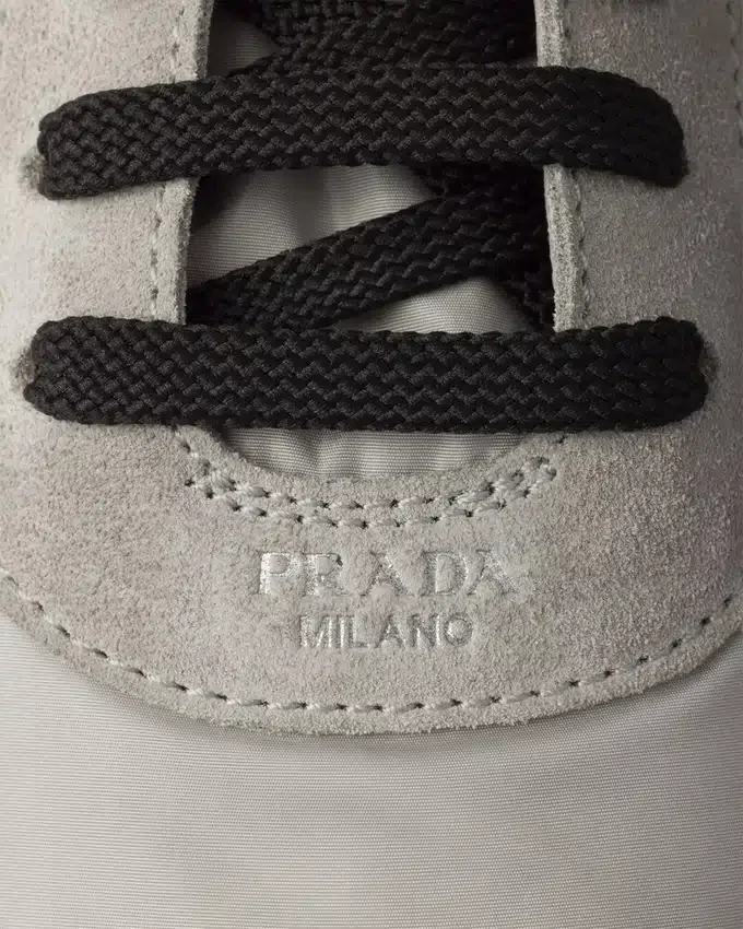 Zapatillas elásticas de Re-Nylon y gamuza Zapatillas elásticas de Re-Nylon y gamuza