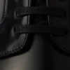 Zapatos con cordones de cuero cepillado