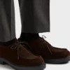 Zapatos de ante color chocolate con cordones