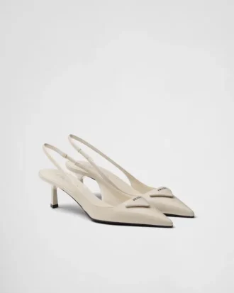 Zapatos de tacón con talón abierto de charol