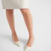 Zapatos de tacón con talón abierto de charol Zapatos de tacón con talón abierto de charol