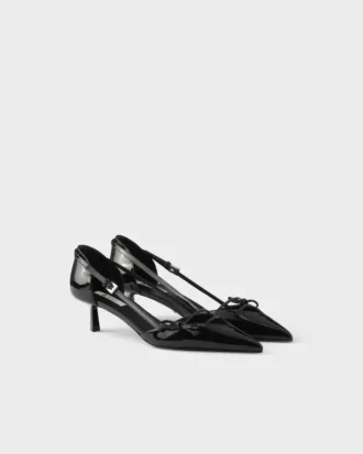 Zapatos de tacón de charol con laterales abiertos