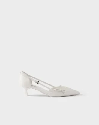Zapatos de tacón de cuero con laterales abiertos
