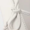 Zapatos de tacón de cuero con laterales abiertos Zapatos de tacón de cuero con laterales abiertos